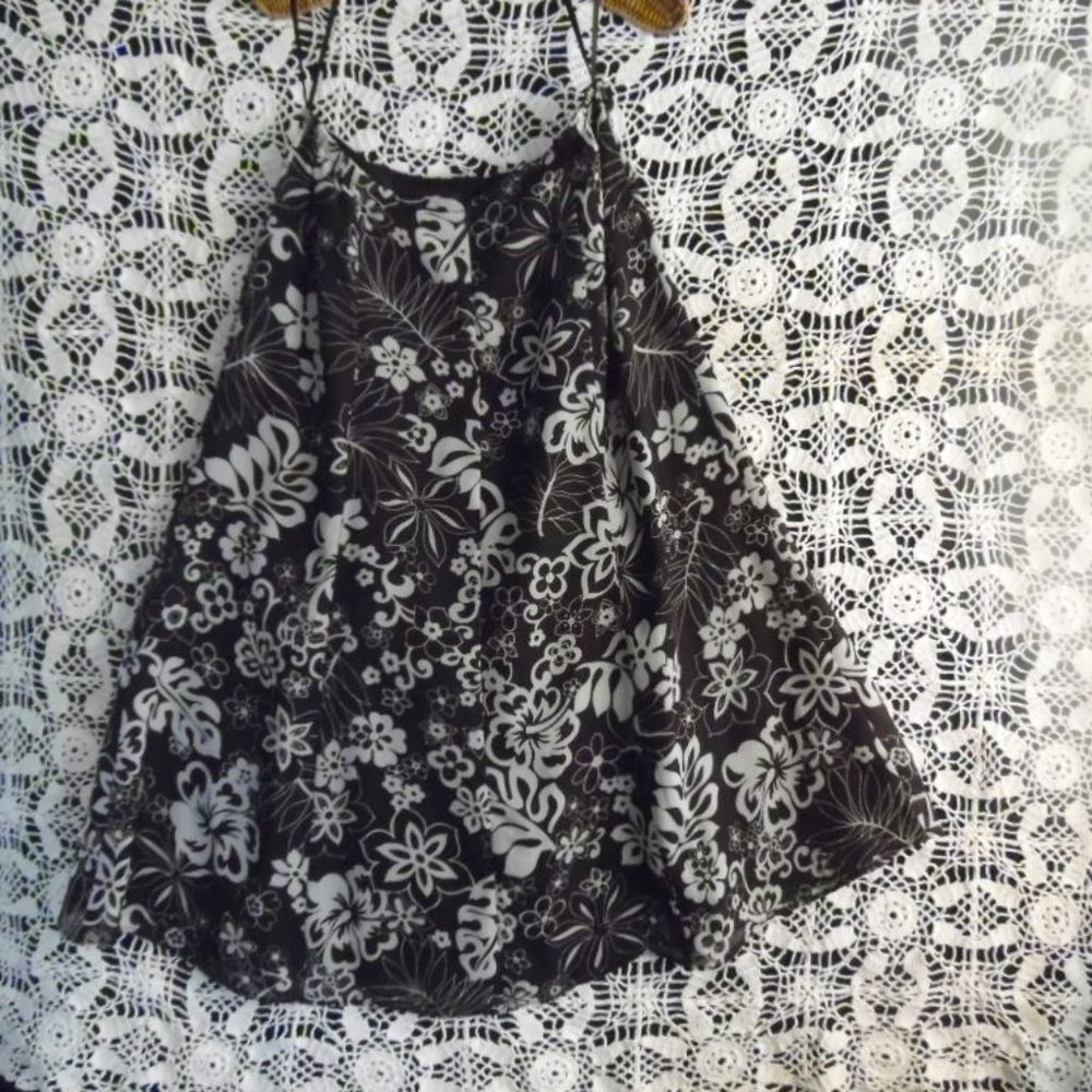 Skirt No Top(271botd) preowned good condition no tears or wear.